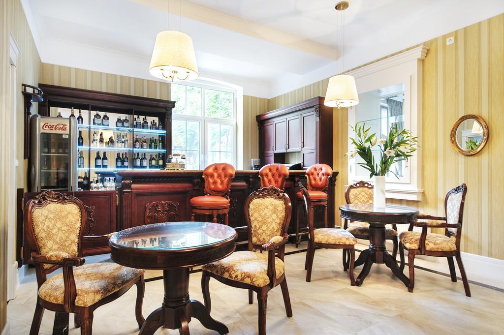 Hotel Kopernik Цехоцинек Екстериор снимка