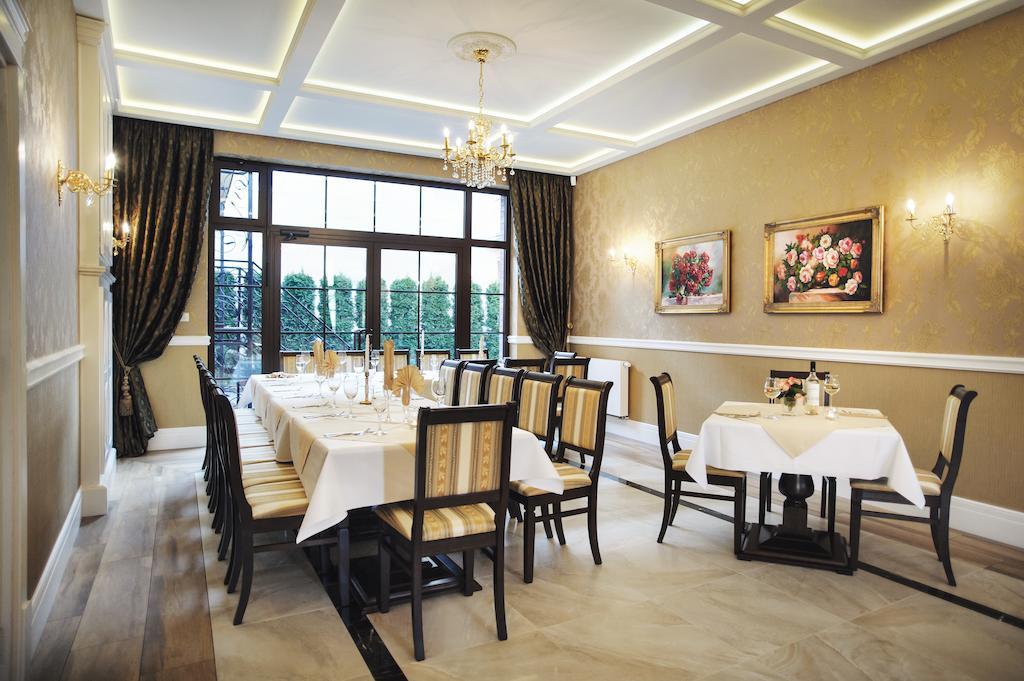 Hotel Kopernik Цехоцинек Екстериор снимка